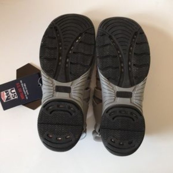 Khombu Cacey Sport Leather Cutout Sport Sandals - Picture 8 of 8